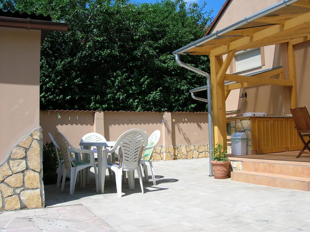 Margareta Apartman Apartment Sarvar Exterior photo